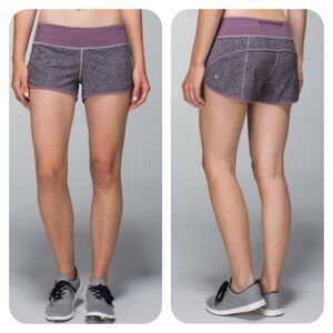Lululemon Run Speed Short 4-wayStretch Dottie Mum Deep Coal Mauvelous Purple Fog